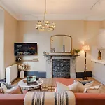 Pembroke House I Your * Bristol