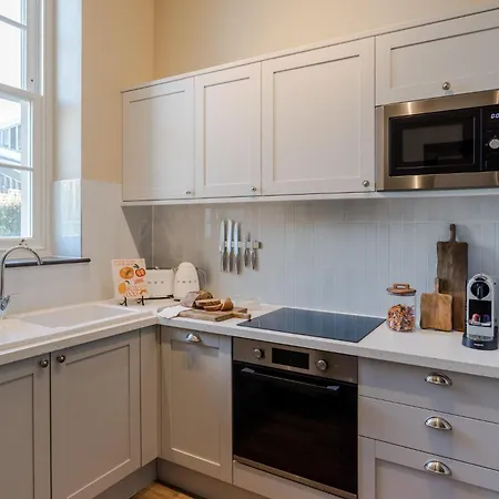 Apartment Pembroke House I Your