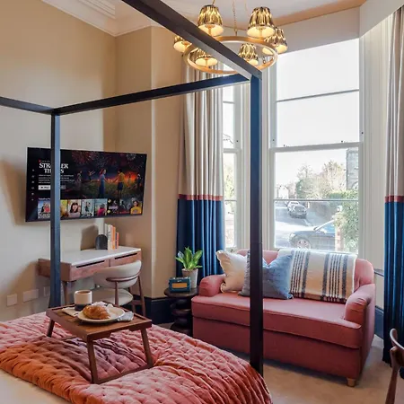 Pembroke House I Your Bristol