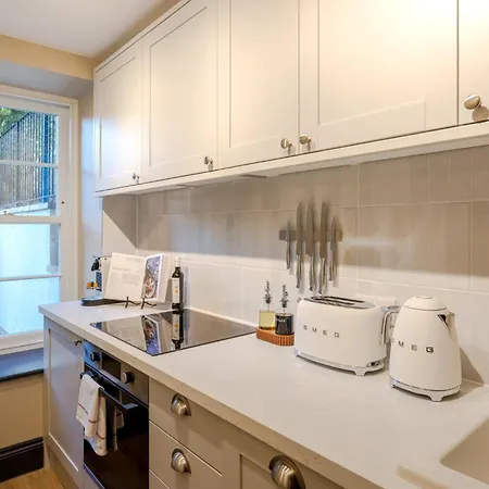 Apartment Pembroke House I Your