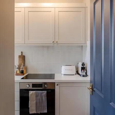 Pembroke House I Your