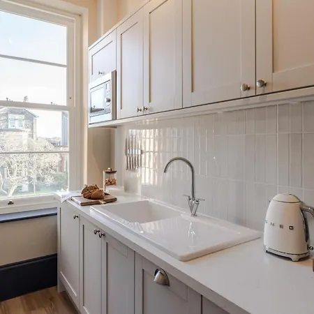 Pembroke House I Your *