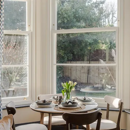 Pembroke House I Your Bristol