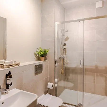 Apartman Pembroke House I Your