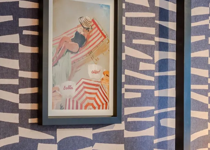 Pembroke House I Your Apartament *