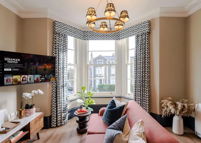 Pembroke House I Your Apartament *