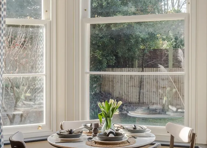 Pembroke House I Your Bristol